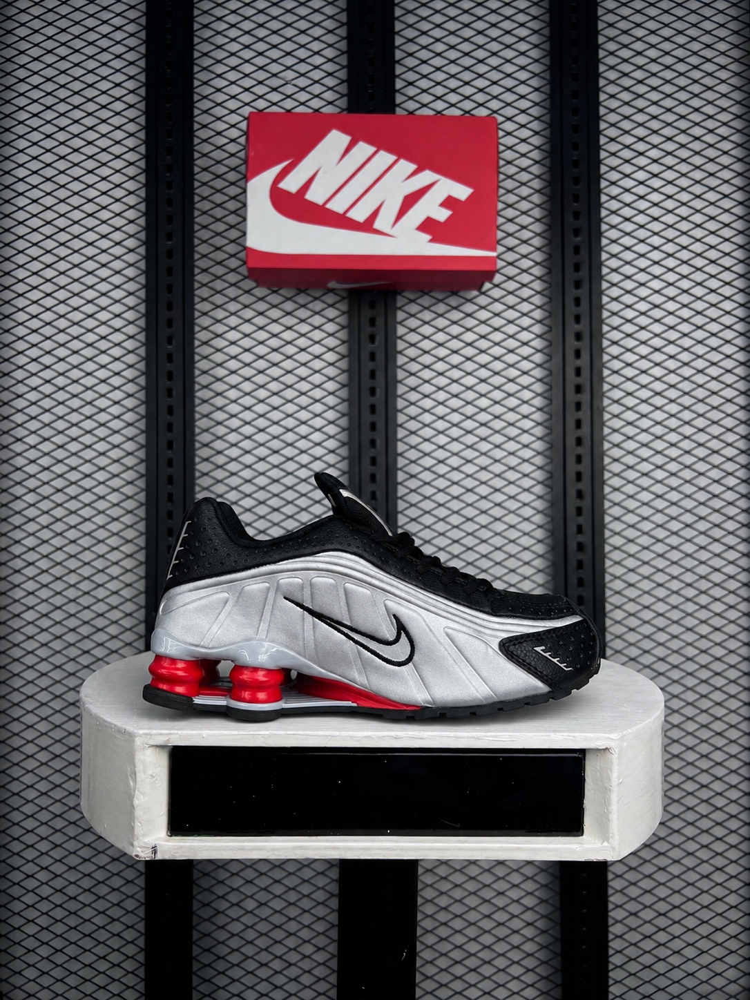 Shox R4 - Silver Black